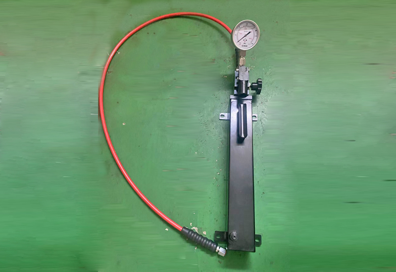 超高壓手動(dòng)泵